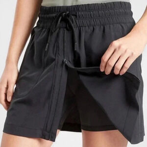 Athleta expedition, front zip skort